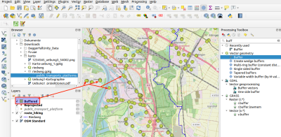 QGIS: 100m-Puffer um jede Bushaltestelle